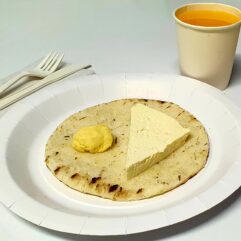 Arepa tela con mantequilla y quesito